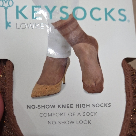 Brown No-Show Knee High Socks - Picture 7 of 12